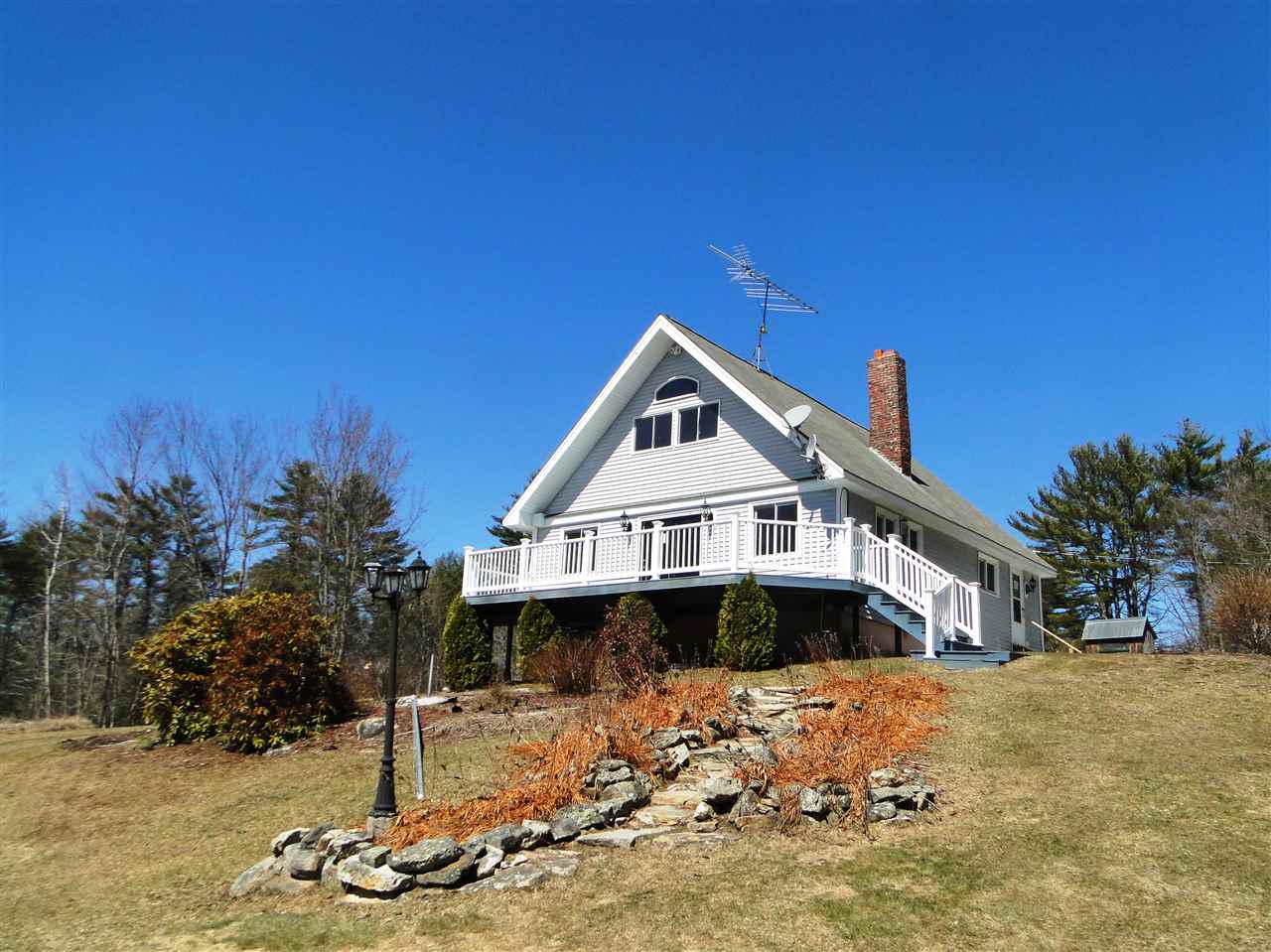 187 Garney Road Brookfield, NH 03872 - Photo 1 of 20 Gallery Image 1