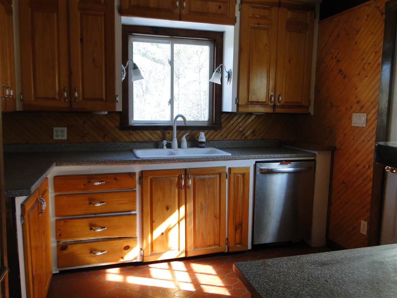 187 Garney Road Brookfield, NH 03872 - Photo 5 of 20 Gallery Image 5