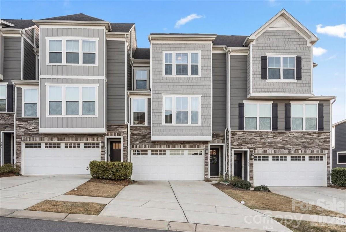 606 Crudent Road Tega Cay, SC 29708 - Photo 2 of 33