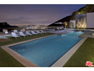 1877 Rising Glen Road Los Angeles, CA 90069 - Photo 3 of 25