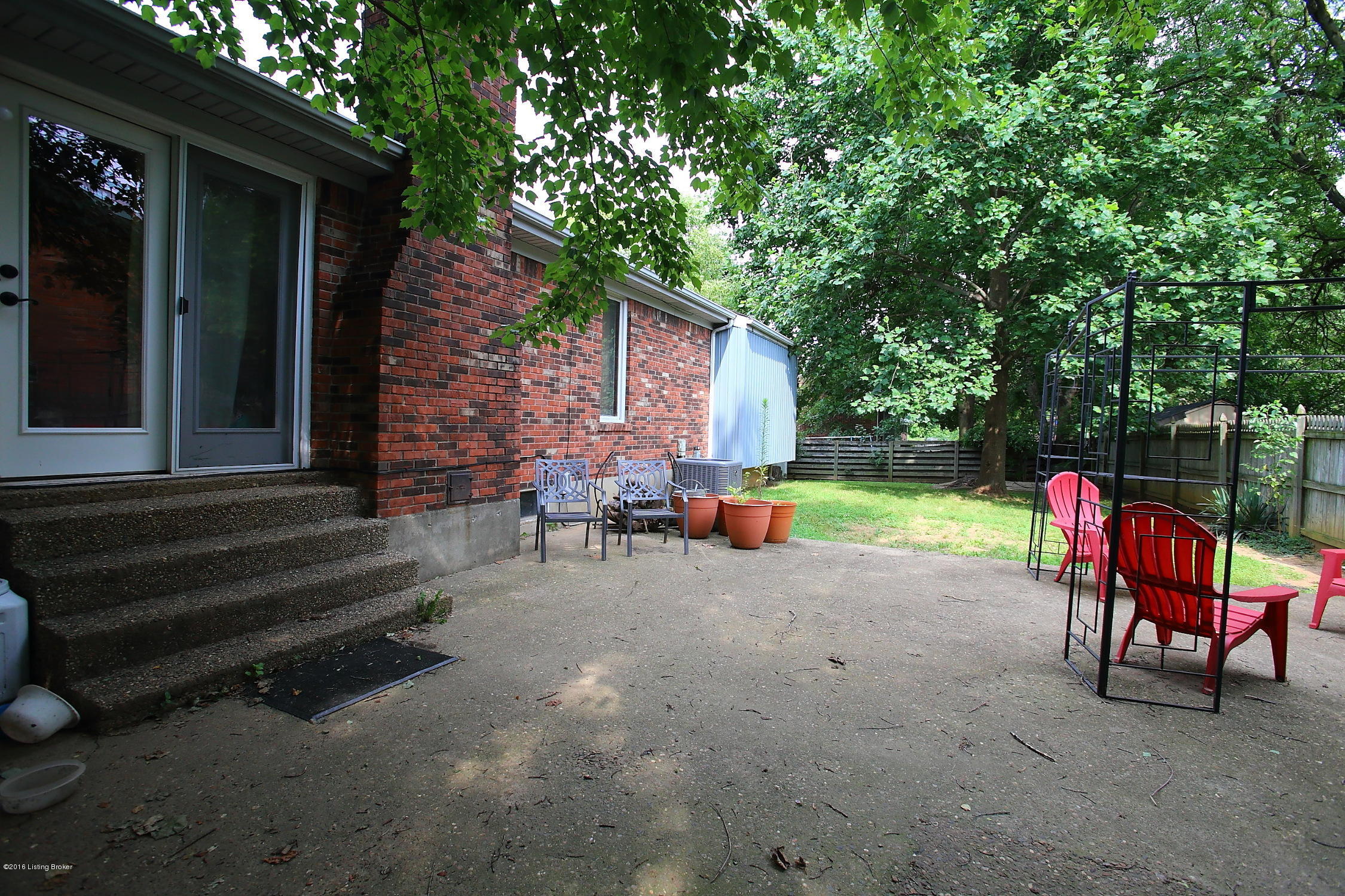 8137 Rochelle Road Louisville, KY 40228 - Photo 30 of 33 Patio