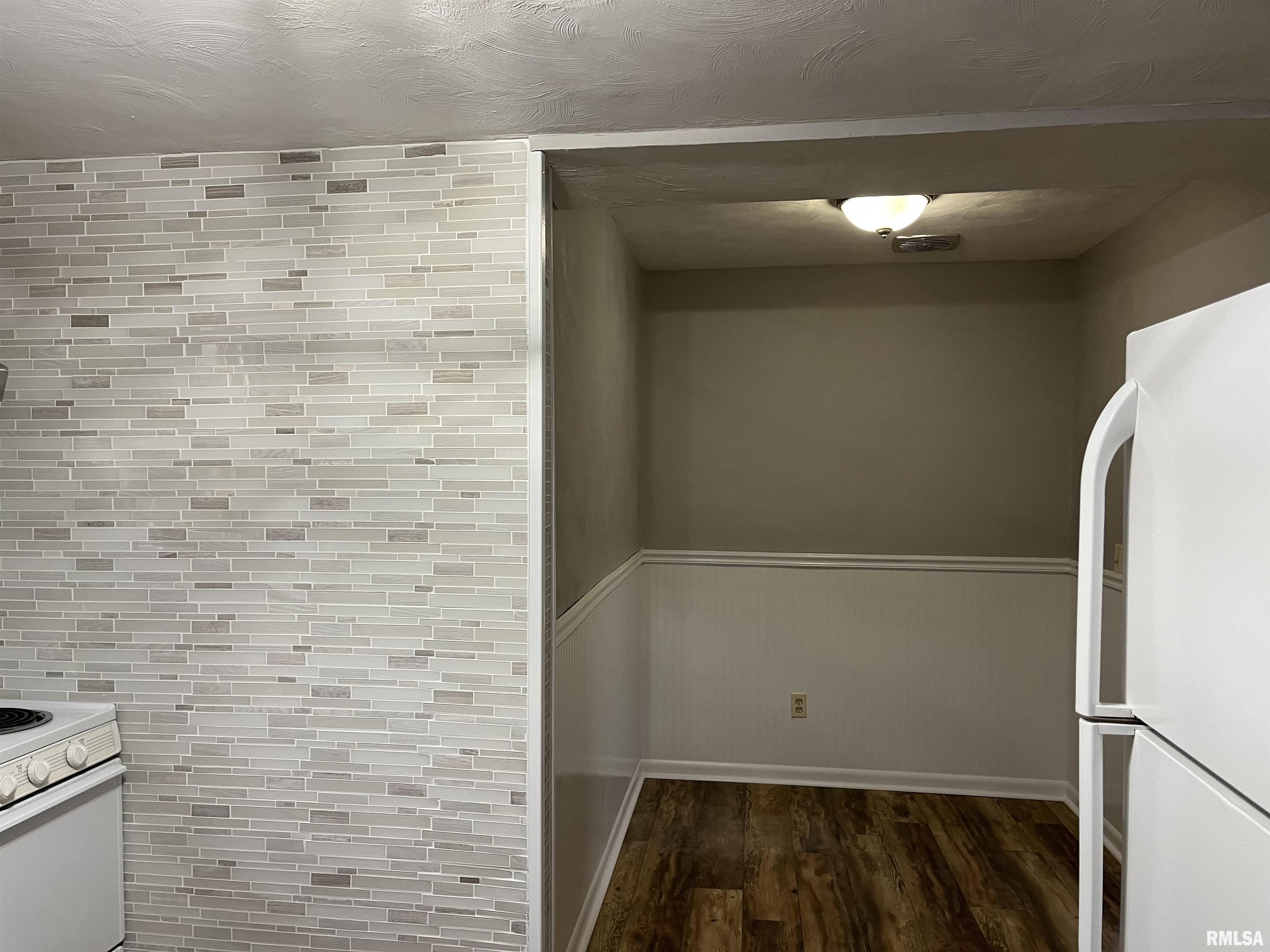 1105 3rd Street Lacon, IL 61540 - Photo 11 of 31 Gallery Image 11