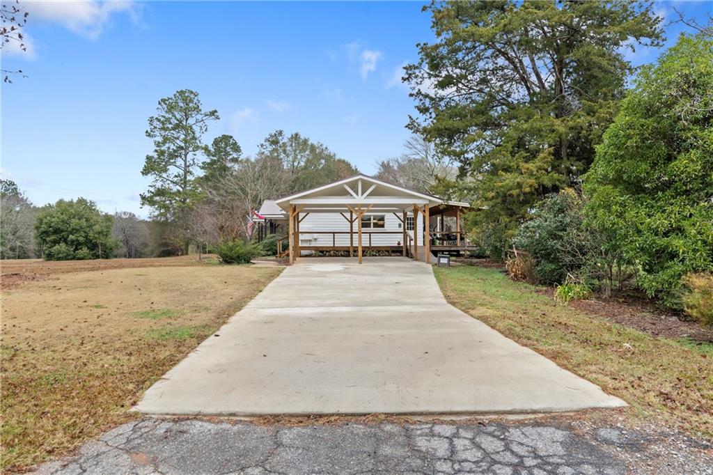 4535 South Barnett Shoals Road Athens, GA 30605 - Photo 48 of 60 a front view of house with yard