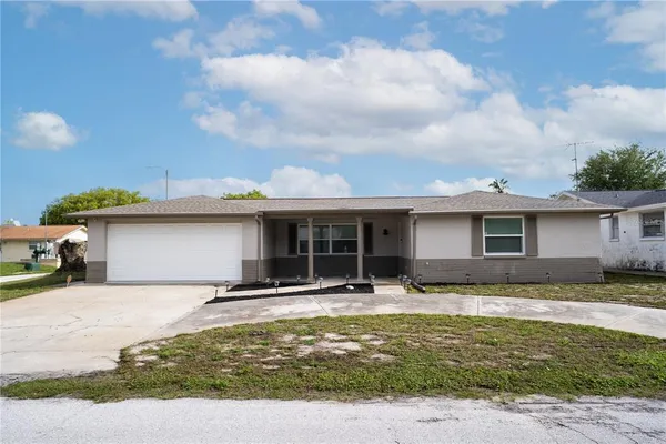 $325,000 | 7715 Foxbloom Drive, Port Richey, FL 34668
