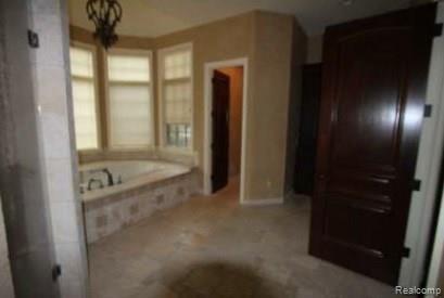 5408 Barrington Drive Rochester, MI 48306 - Photo 15 of 25 15.jpg