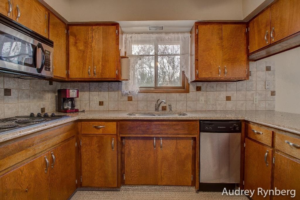 6425 Centerline Road Newaygo, MI 49337 - Photo 10 of 23 Photo-18 (1024x683)