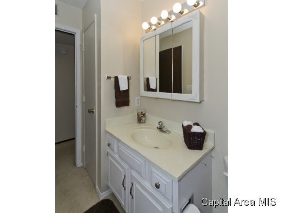2027 Scarbrough Road Springfield, IL 62702 - Photo 9 of 19