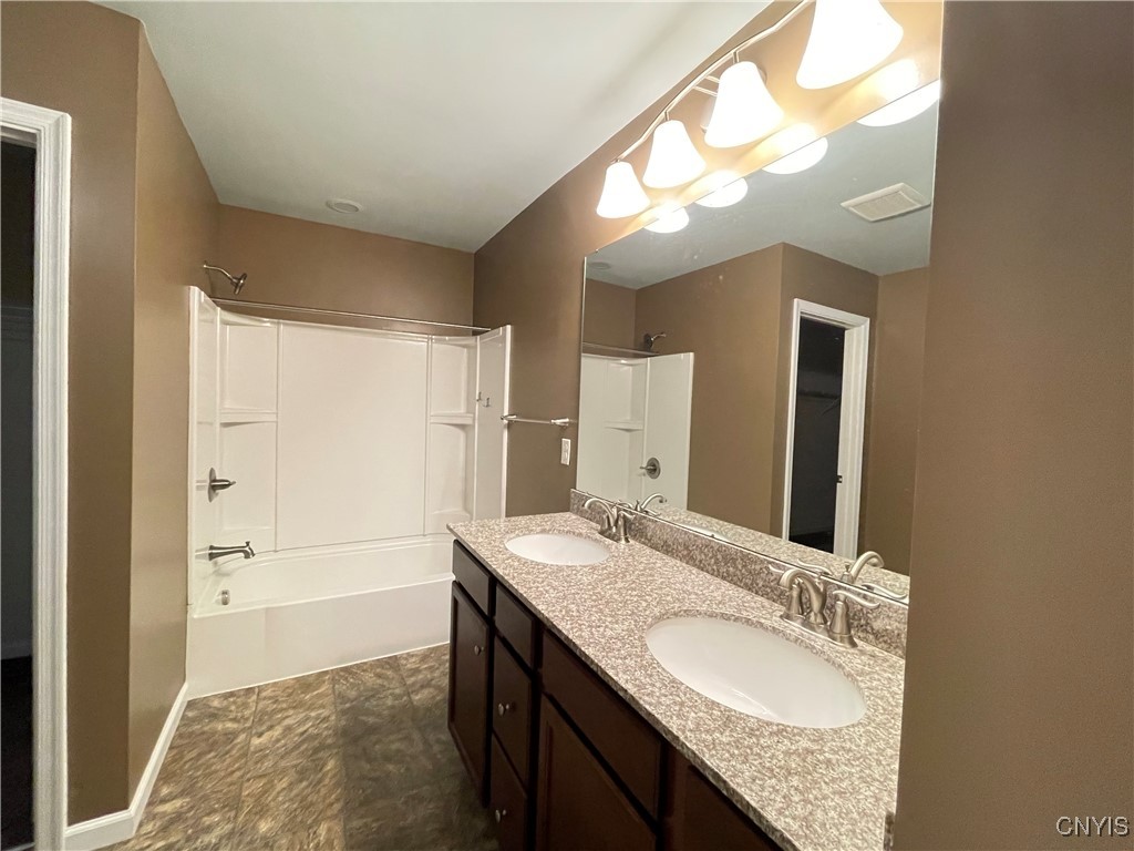 141 Brinan Fields Run Manlius, NY 13104 - Photo 17 of 30