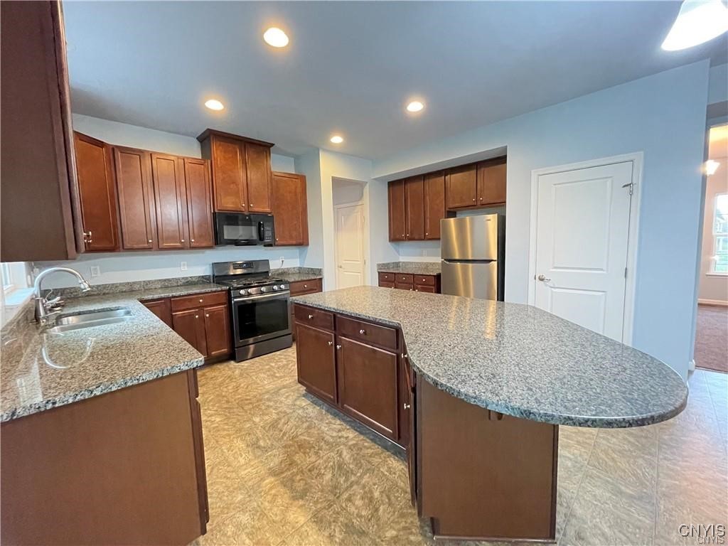 141 Brinan Fields Run Manlius, NY 13104 - Photo 6 of 30