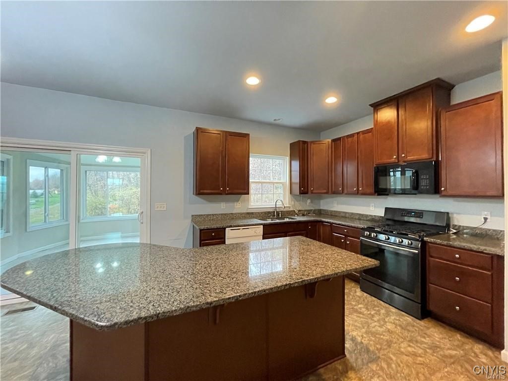 141 Brinan Fields Run Manlius, NY 13104 - Photo 7 of 30