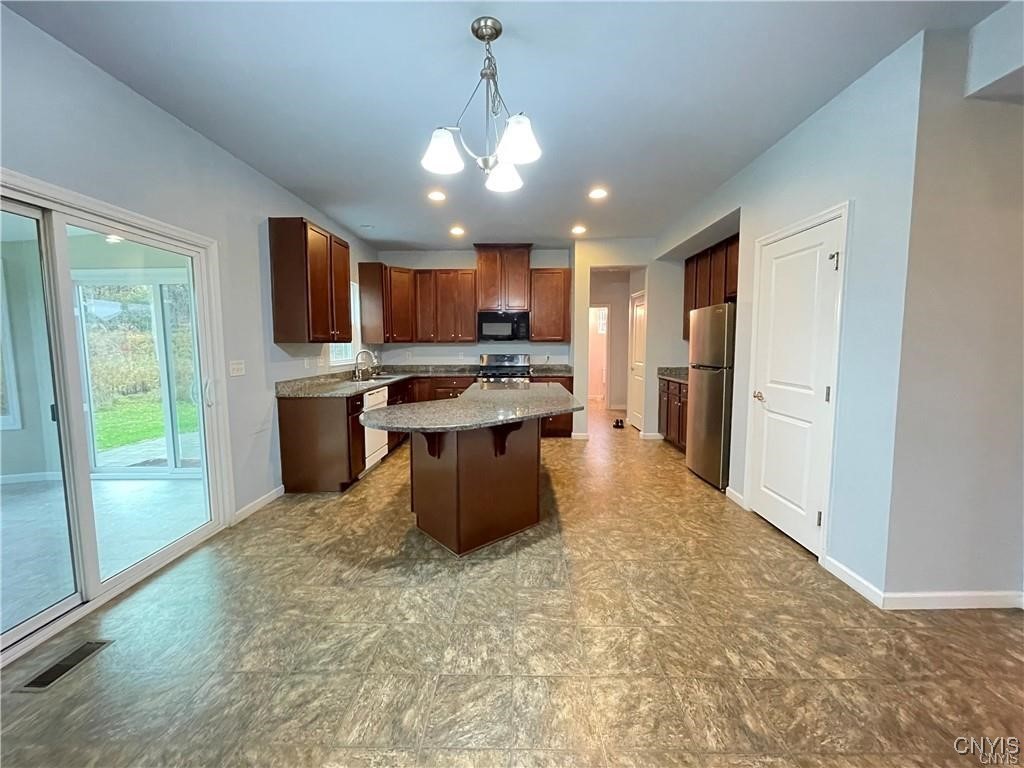 141 Brinan Fields Run Manlius, NY 13104 - Photo 8 of 30