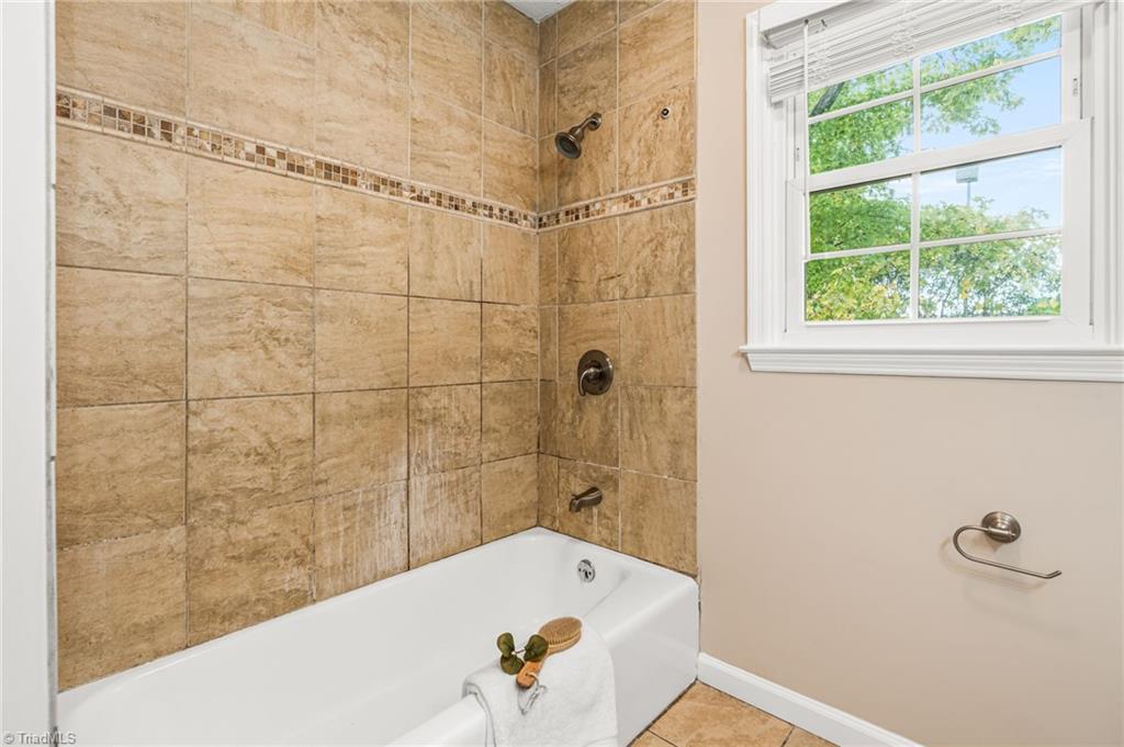 1827 Johnson Street, Unit A High Point, NC 27262 - Photo 22 of 29 Full Bath