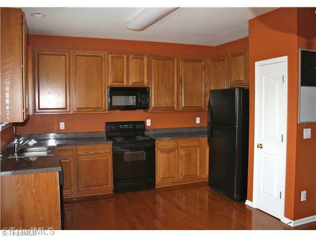 3854 Tarrant Trace Circle High Point, NC 27265 - Photo 6 of 15 Kitchen.