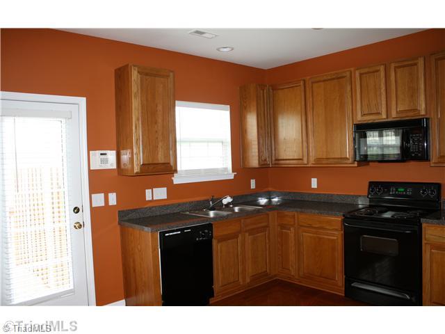 3854 Tarrant Trace Circle High Point, NC 27265 - Photo 7 of 15 Kitchen.