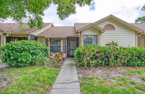 $2,350 | 2617 Bentley Drive, Palm Harbor, FL 34684