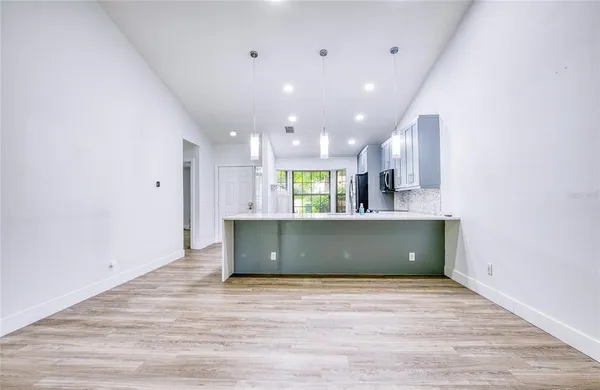 $2,350 | 2617 Bentley Drive, Palm Harbor, FL 34684