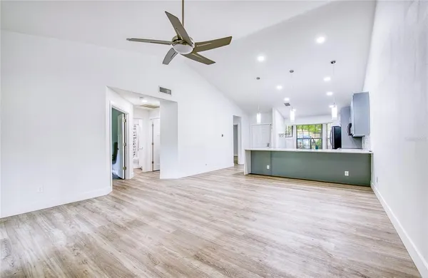 $2,350 | 2617 Bentley Drive, Palm Harbor, FL 34684