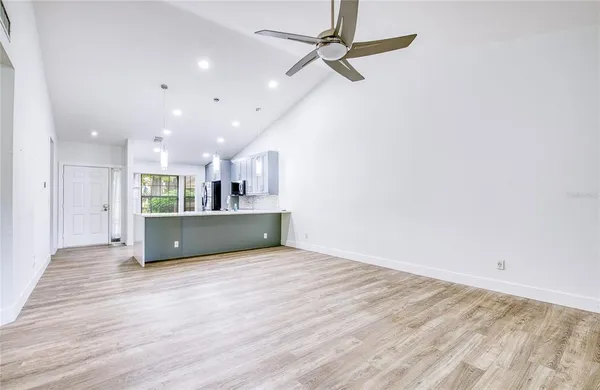 $2,350 | 2617 Bentley Drive, Palm Harbor, FL 34684