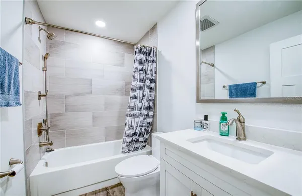 $2,350 | 2617 Bentley Drive, Palm Harbor, FL 34684