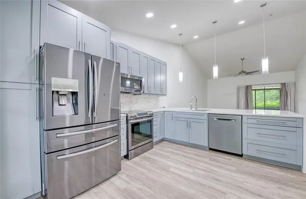 $2,350 | 2617 Bentley Drive, Palm Harbor, FL 34684