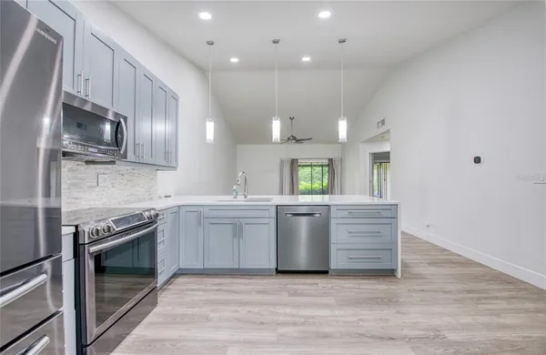 $2,350 | 2617 Bentley Drive, Palm Harbor, FL 34684