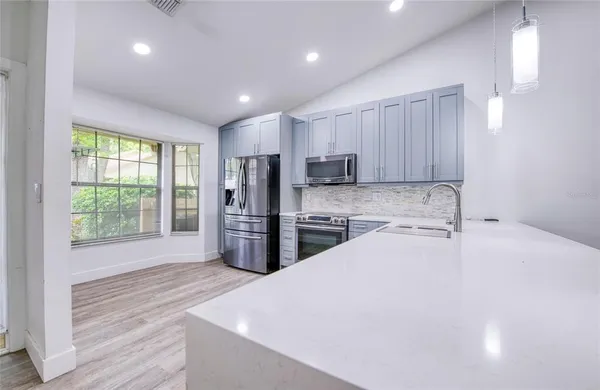 $2,350 | 2617 Bentley Drive, Palm Harbor, FL 34684