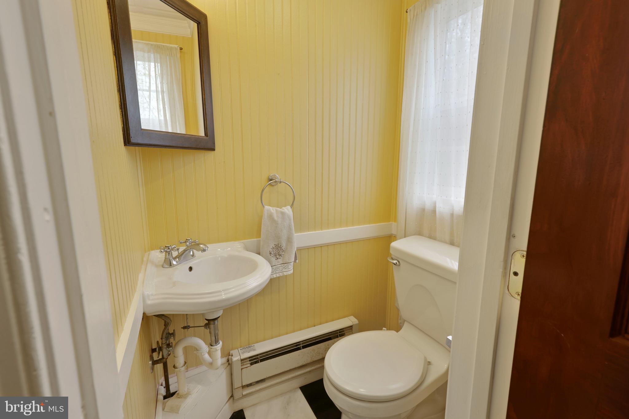 406 Murdock Road Baltimore, MD 21212 - Photo 22 of 52 Main Level Powder Room added