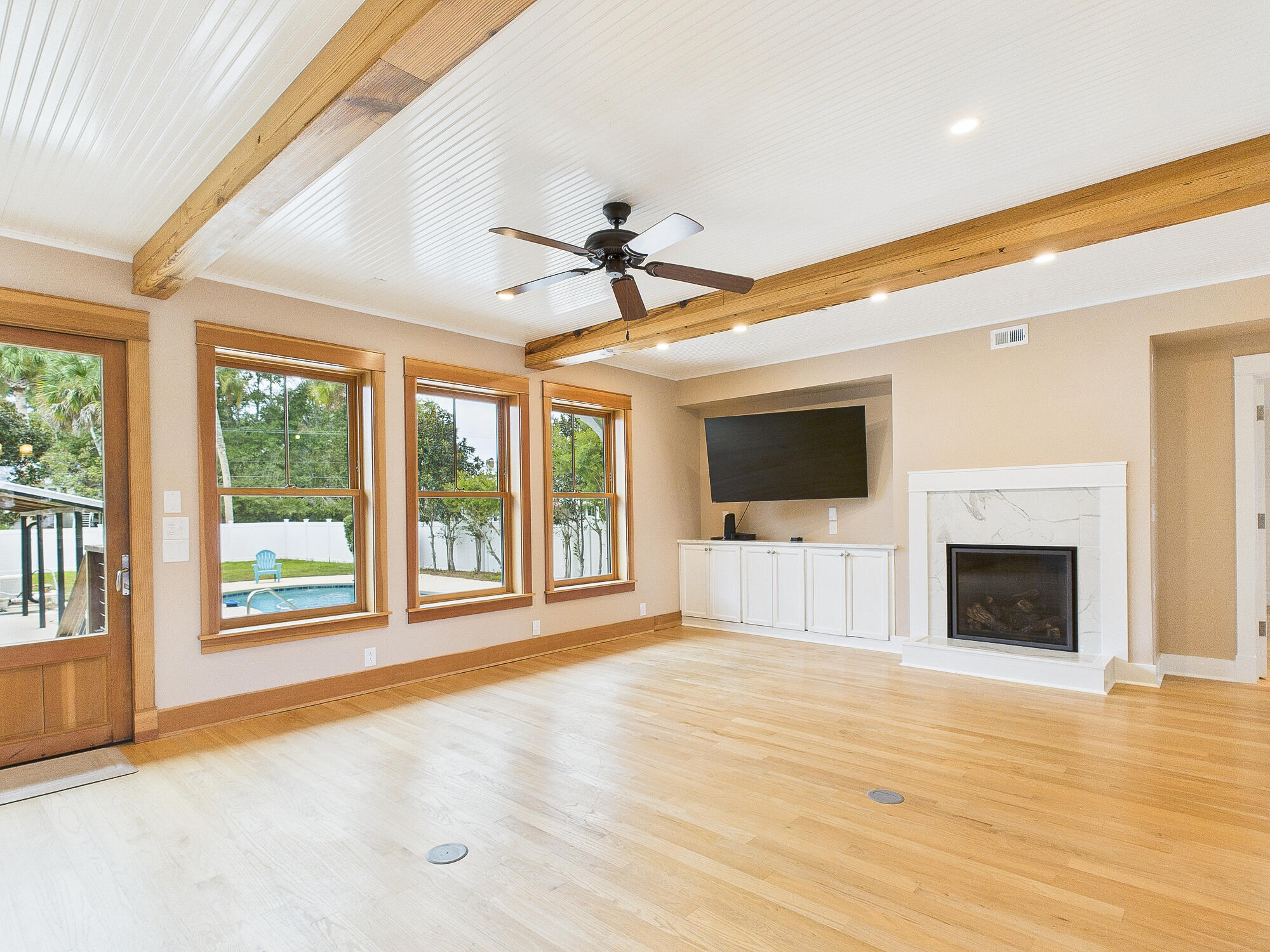152 Leconte Street DeFuniak Springs, FL 32435 - Photo 23 of 80 Living Room
