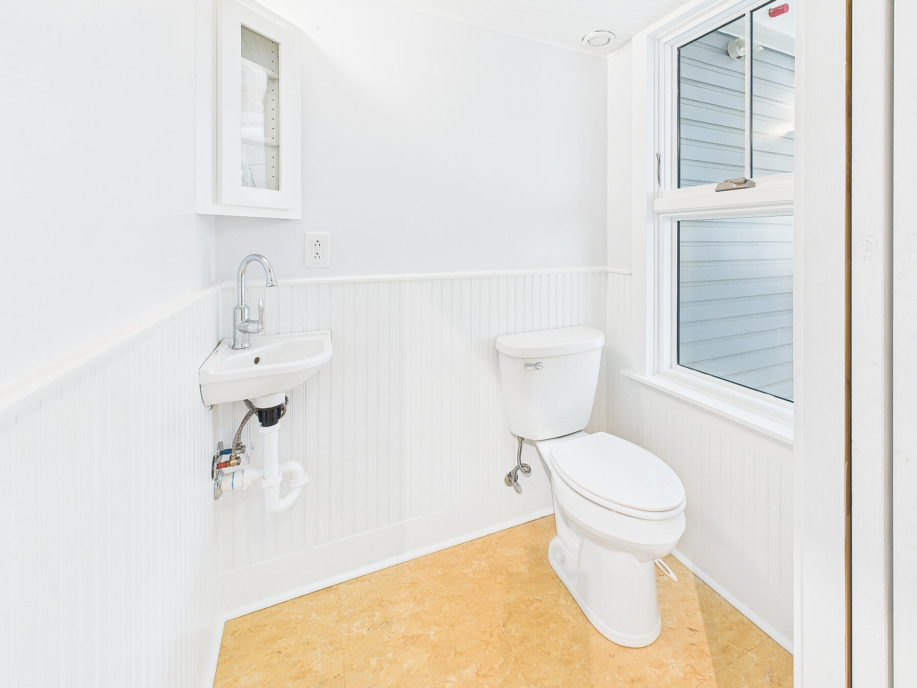 152 Leconte Street DeFuniak Springs, FL 32435 - Photo 32 of 80 Bathroom