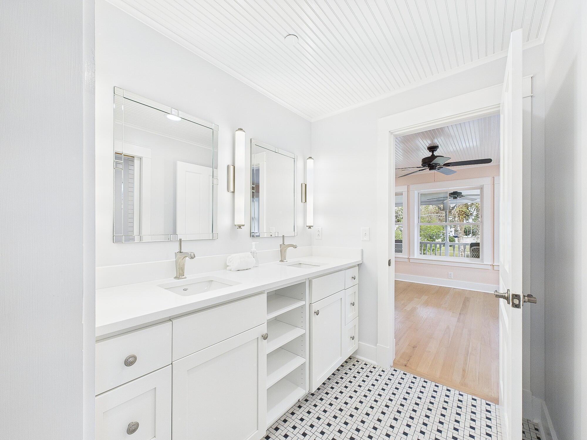 152 Leconte Street DeFuniak Springs, FL 32435 - Photo 49 of 80 Bathroom