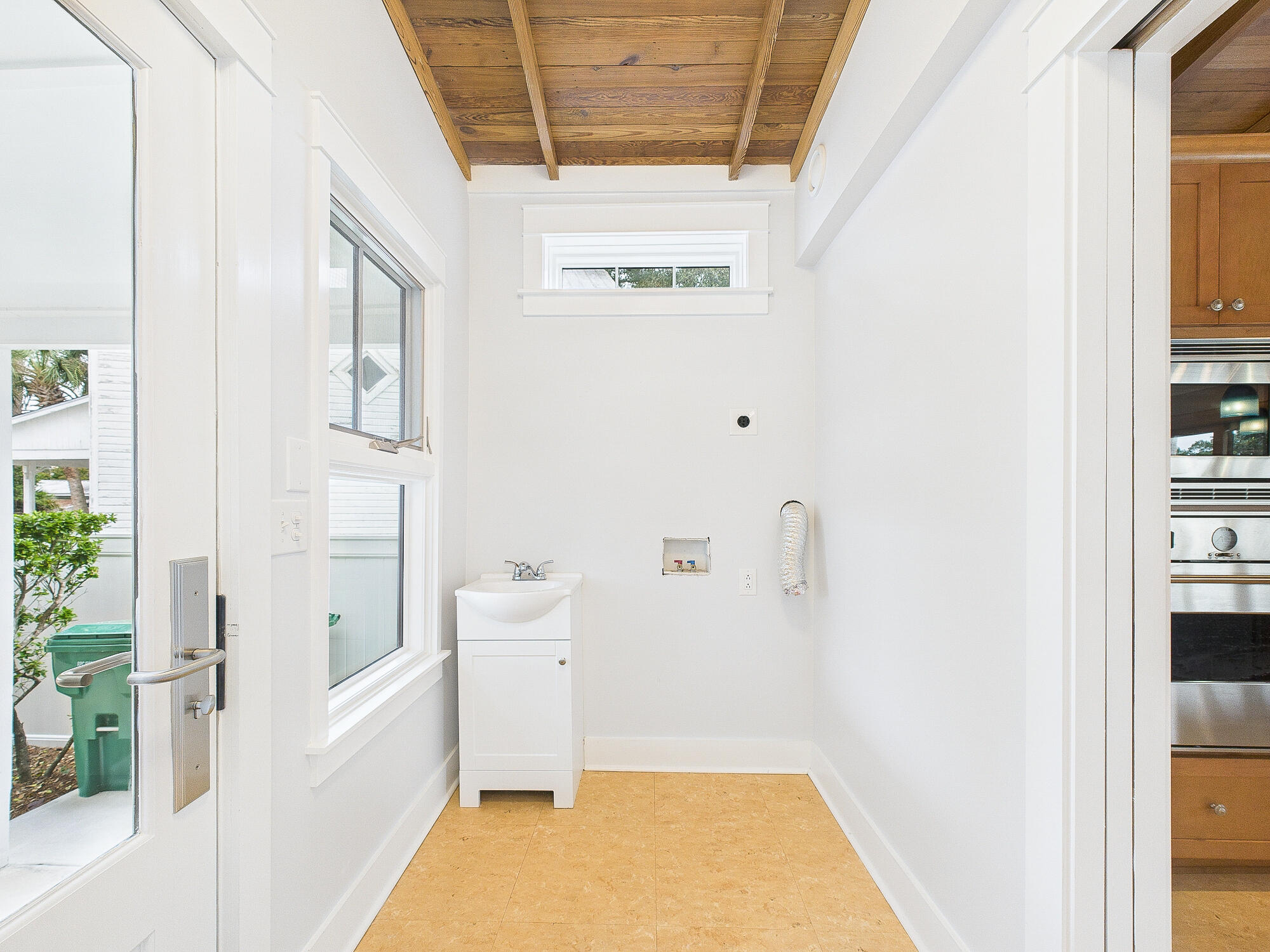 152 Leconte Street DeFuniak Springs, FL 32435 - Photo 60 of 80 Laundry Room