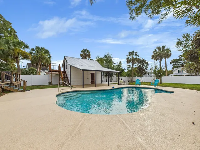 $799,900 | 152 Leconte Street, DeFuniak Springs, FL 32435