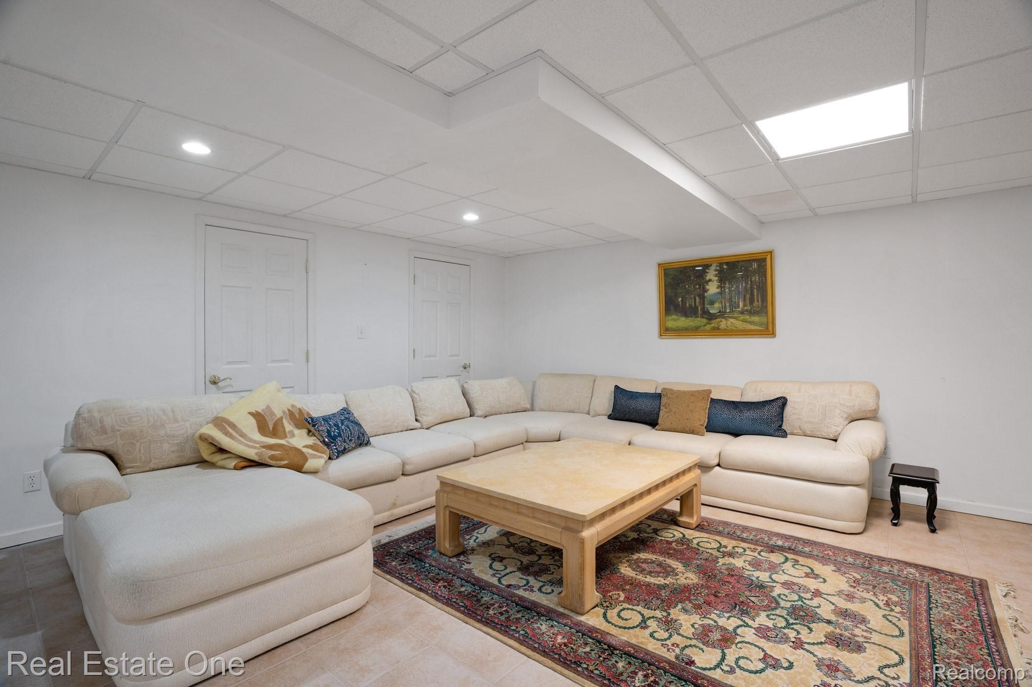 1245 Rothwell Drive Troy, MI 48084 - Photo 31 of 52 1245-Rothwell-Dr-36.JPG