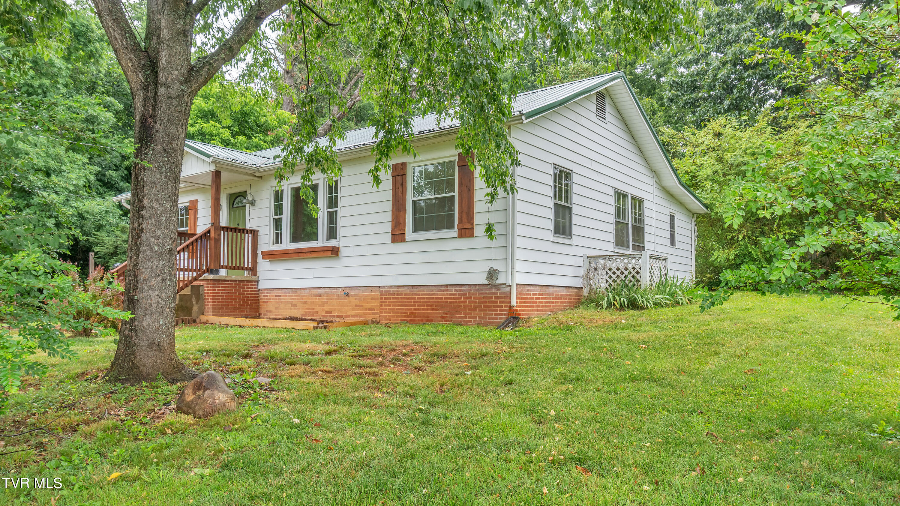 122 Hartley Road Elizabethton, TN 37643 - Photo 28 of 32 DSC07498