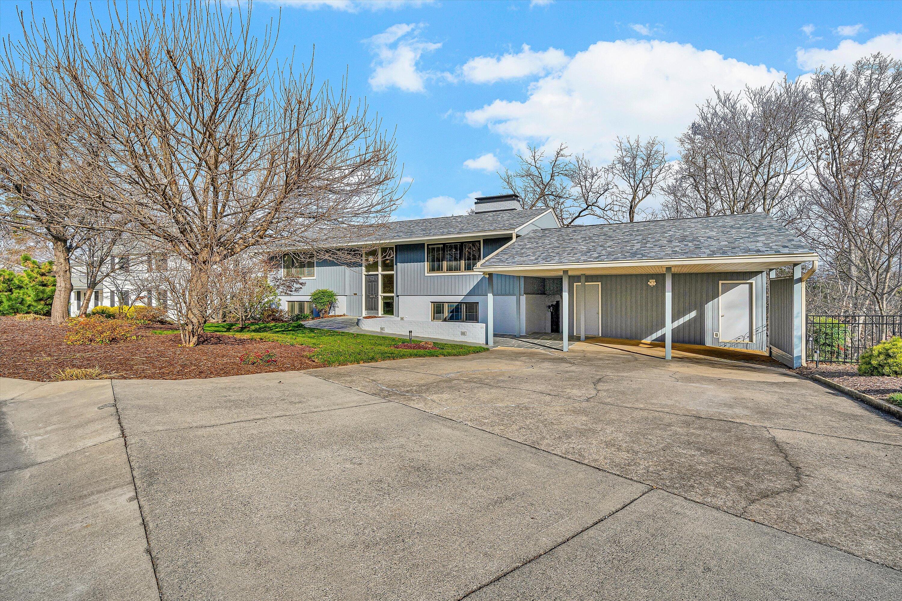 1609 Blair Road Southwest Roanoke, VA 24015 - Photo 3 of 39 38-VM-03739