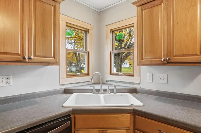 $284,999 | 339 South Street, Owatonna, MN 55060