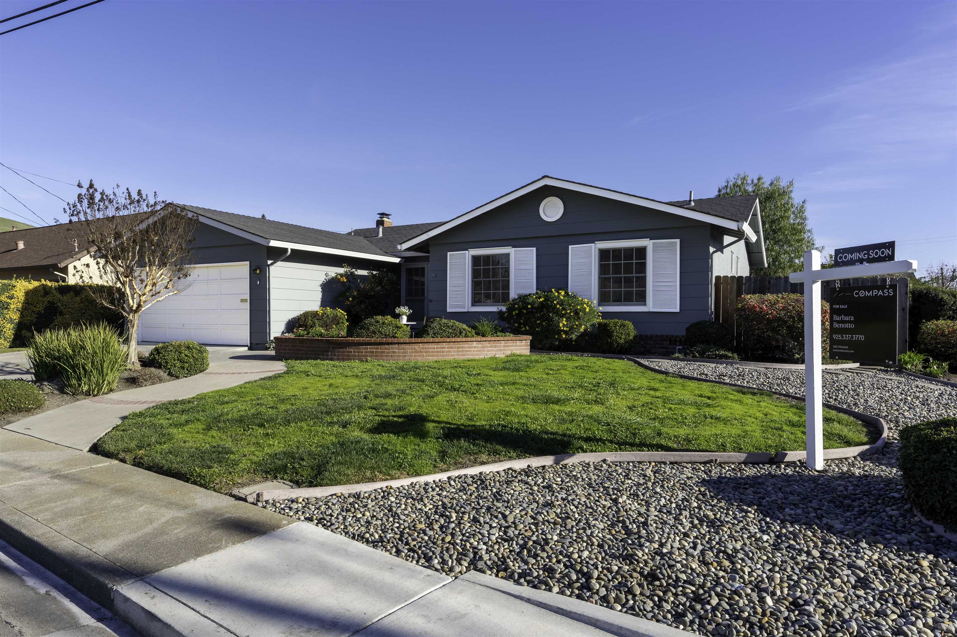 20 Fircrest Court San Ramon, CA 94583 - Photo 2 of 38 a front view of a house with a yard