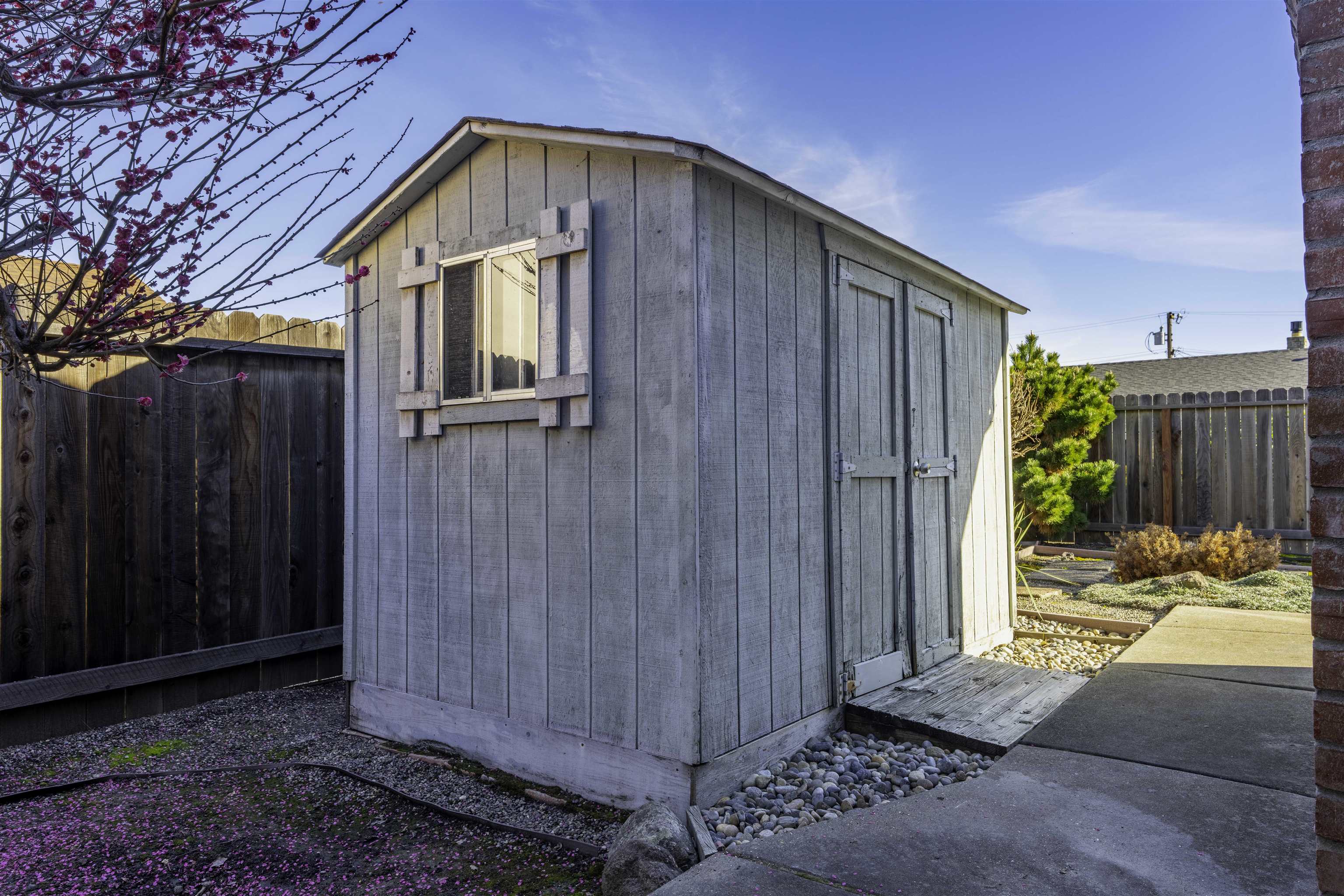 20 Fircrest Court San Ramon, CA 94583 - Photo 35 of 38 a backyard of a house