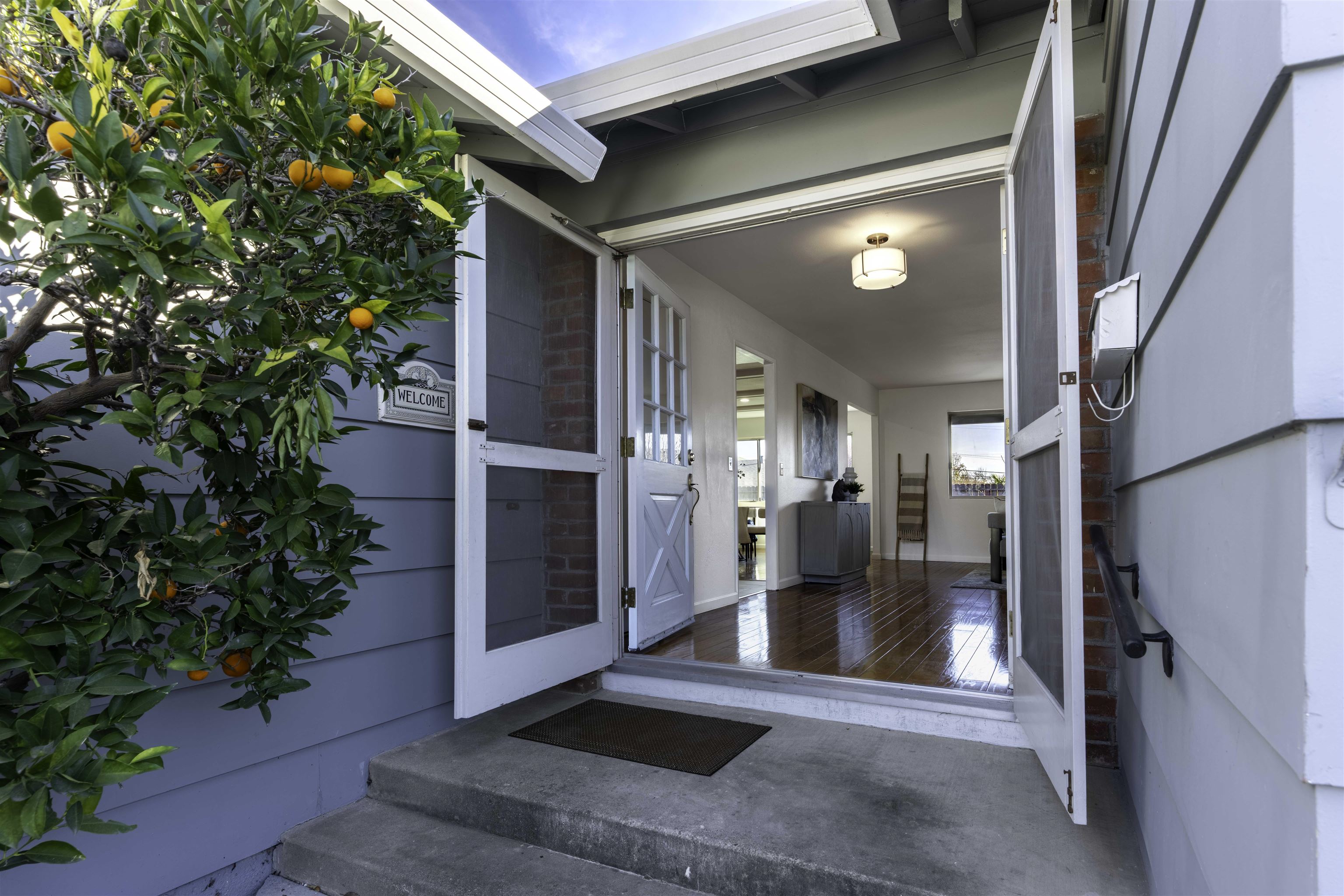 20 Fircrest Court San Ramon, CA 94583 - Photo 5 of 38 a view of a hallway with potted plants