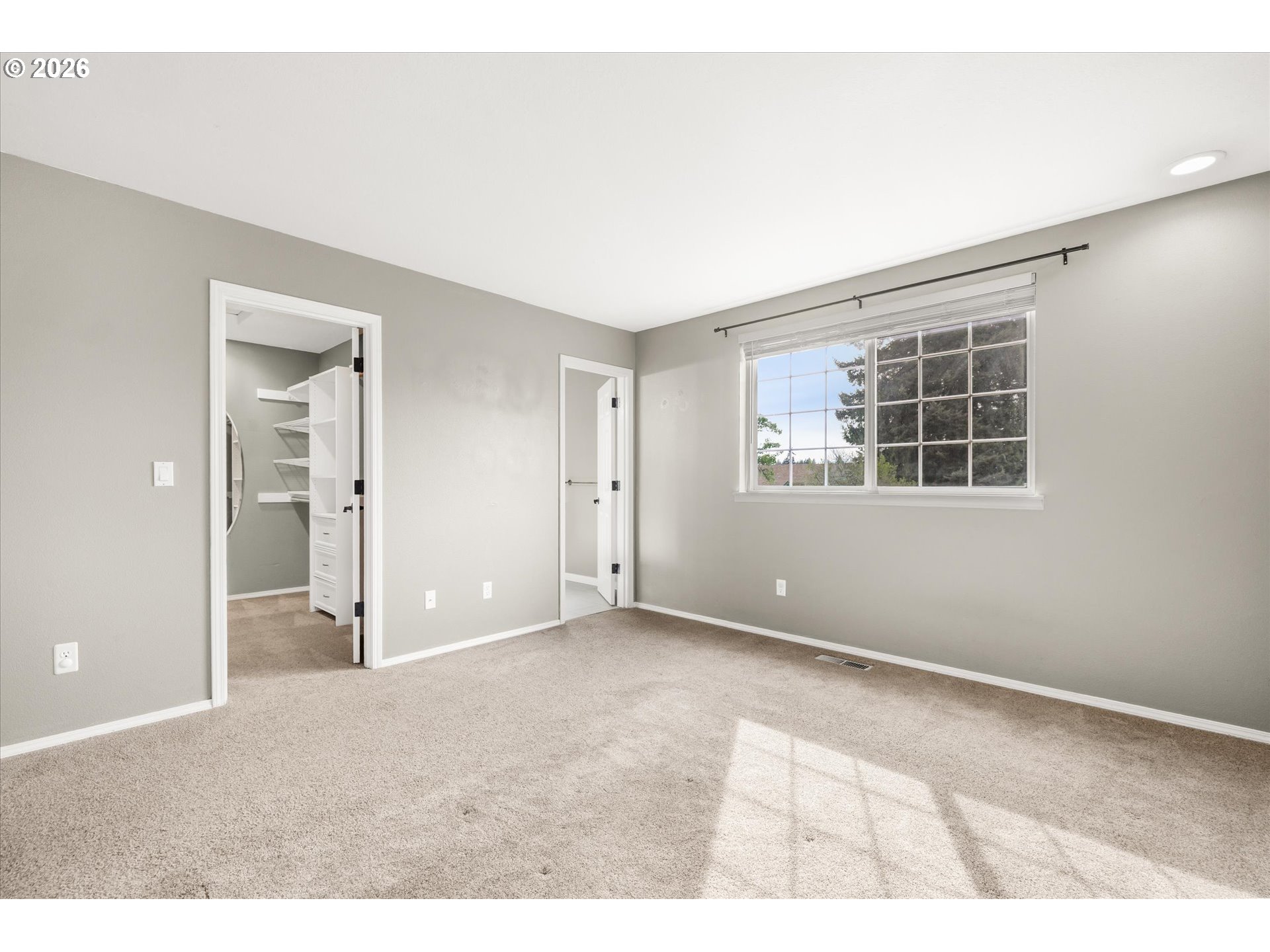 17200 Littlepage Avenue Sandy, OR 97055 - Photo 24 of 47 a view of an empty room with a window