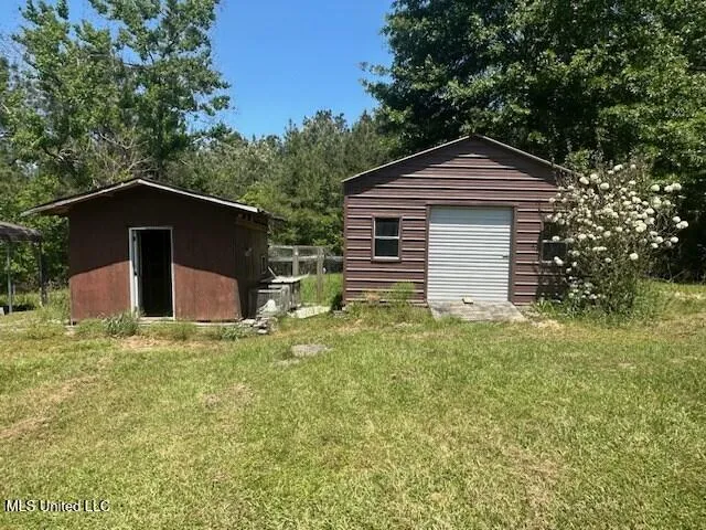 $219,000 | 65 Quitman Perry Road, Carriere, MS 39426