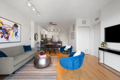$365,000 | 859 West Erie Street, Unit 408, Chicago, IL 60642
