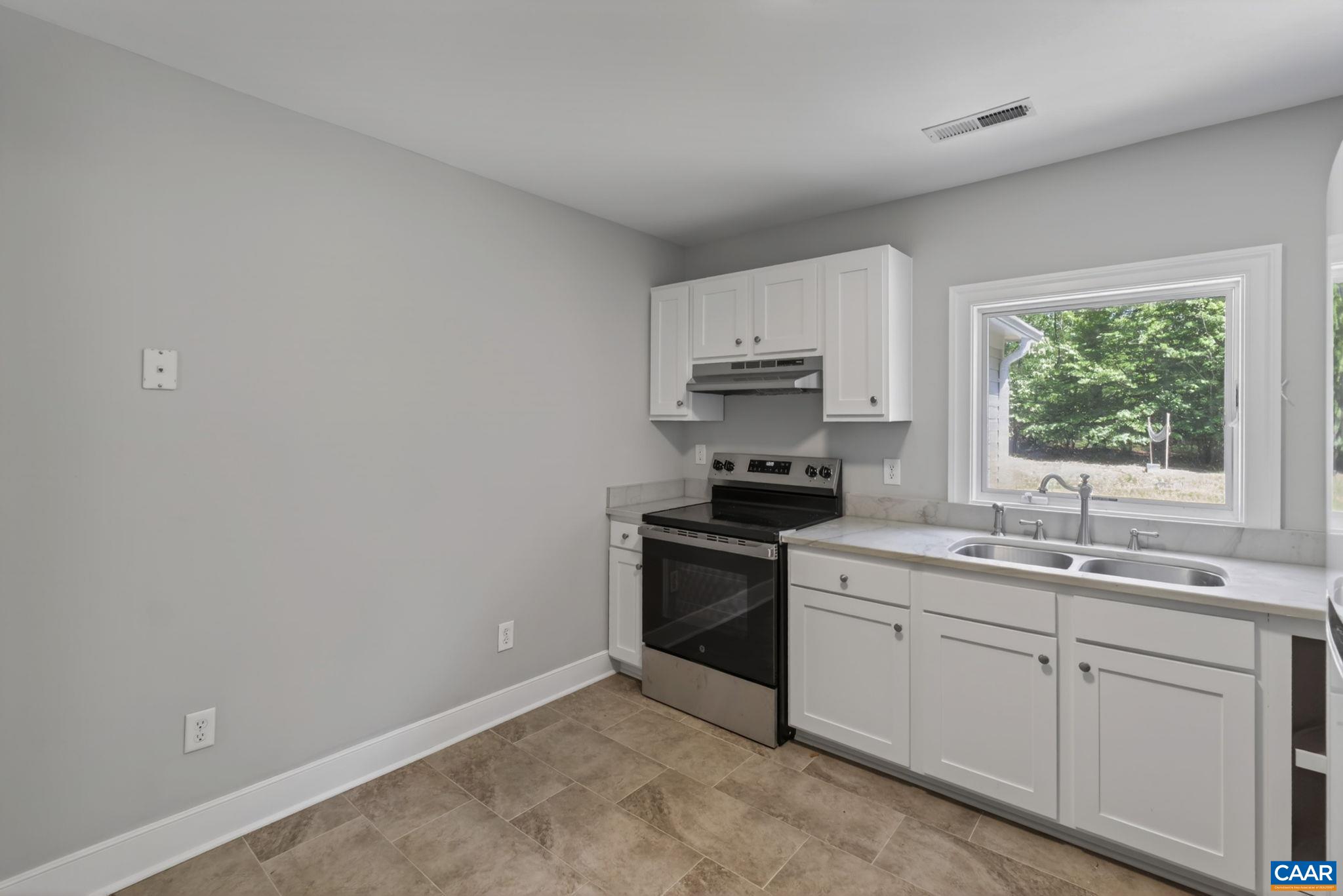 9702 Hatton Ferry Road Scottsville, VA 24590 - Photo 13 of 37