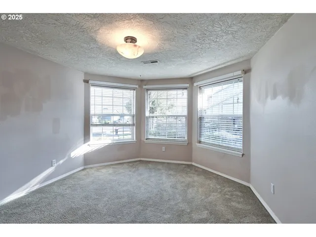 $489,900 | 1424 Mt View Lane, Molalla, OR 97038