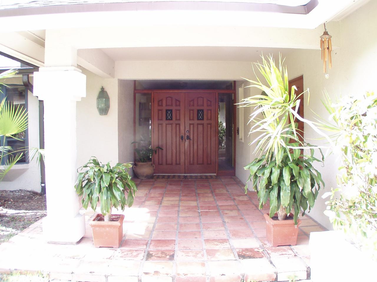 9 Hudson Avenue Ocean Ridge, FL 33435 - Photo 3 of 4 Front Entry