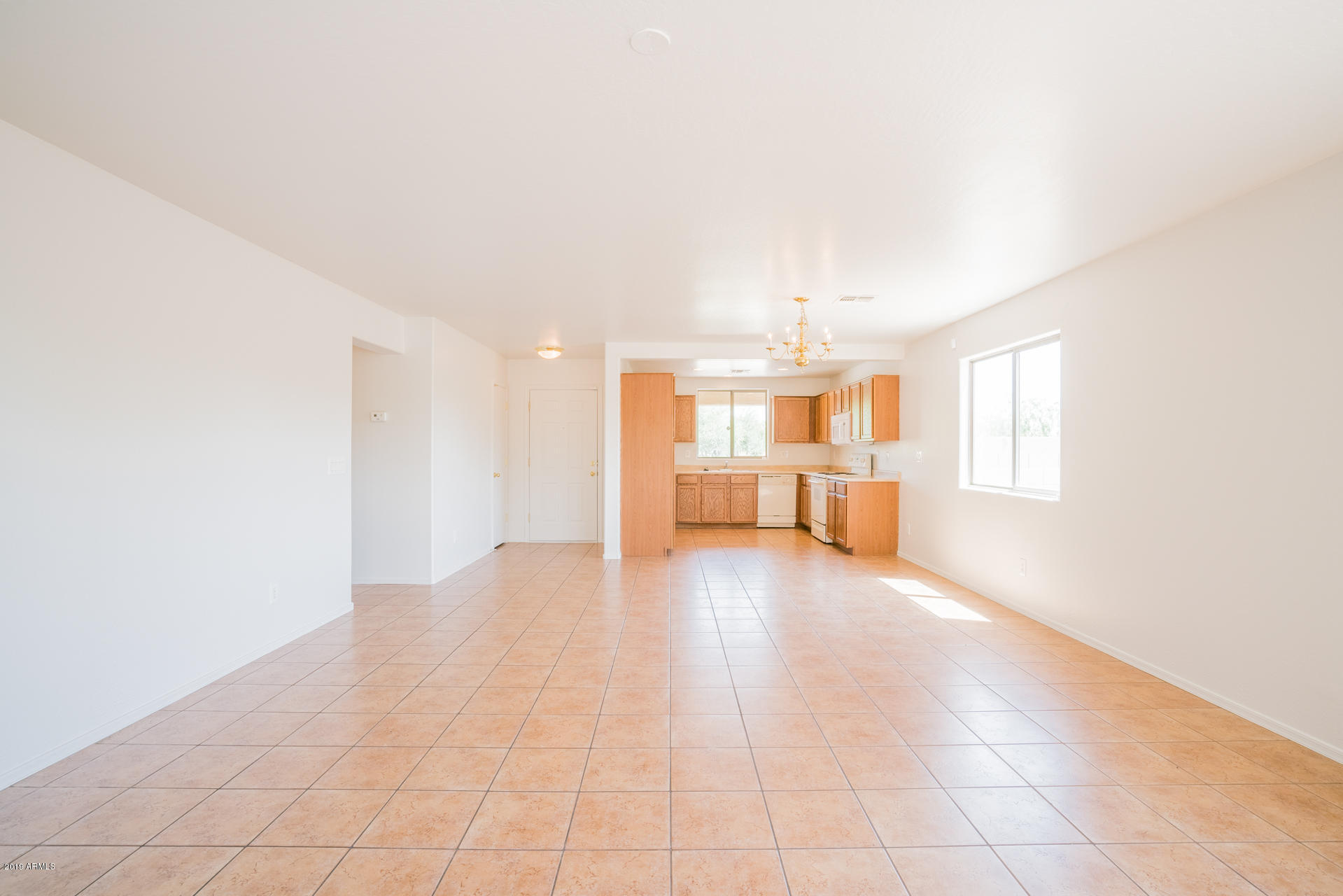 3707 West Carson Road Phoenix, AZ 85041 - Photo 6 of 17 photo_06