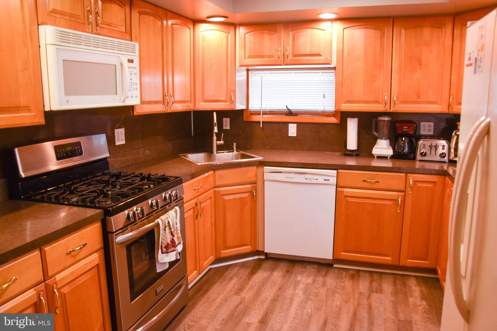534 Ridgeway Street Gloucester City, NJ 08030 - Photo 4 of 25 Gallery Image 4