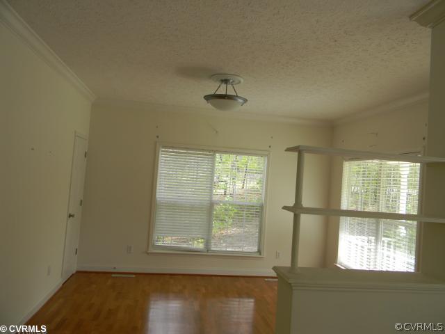 26210 Hill Road Ruther Glen, VA 22546 - Photo 5 of 7 Living Room