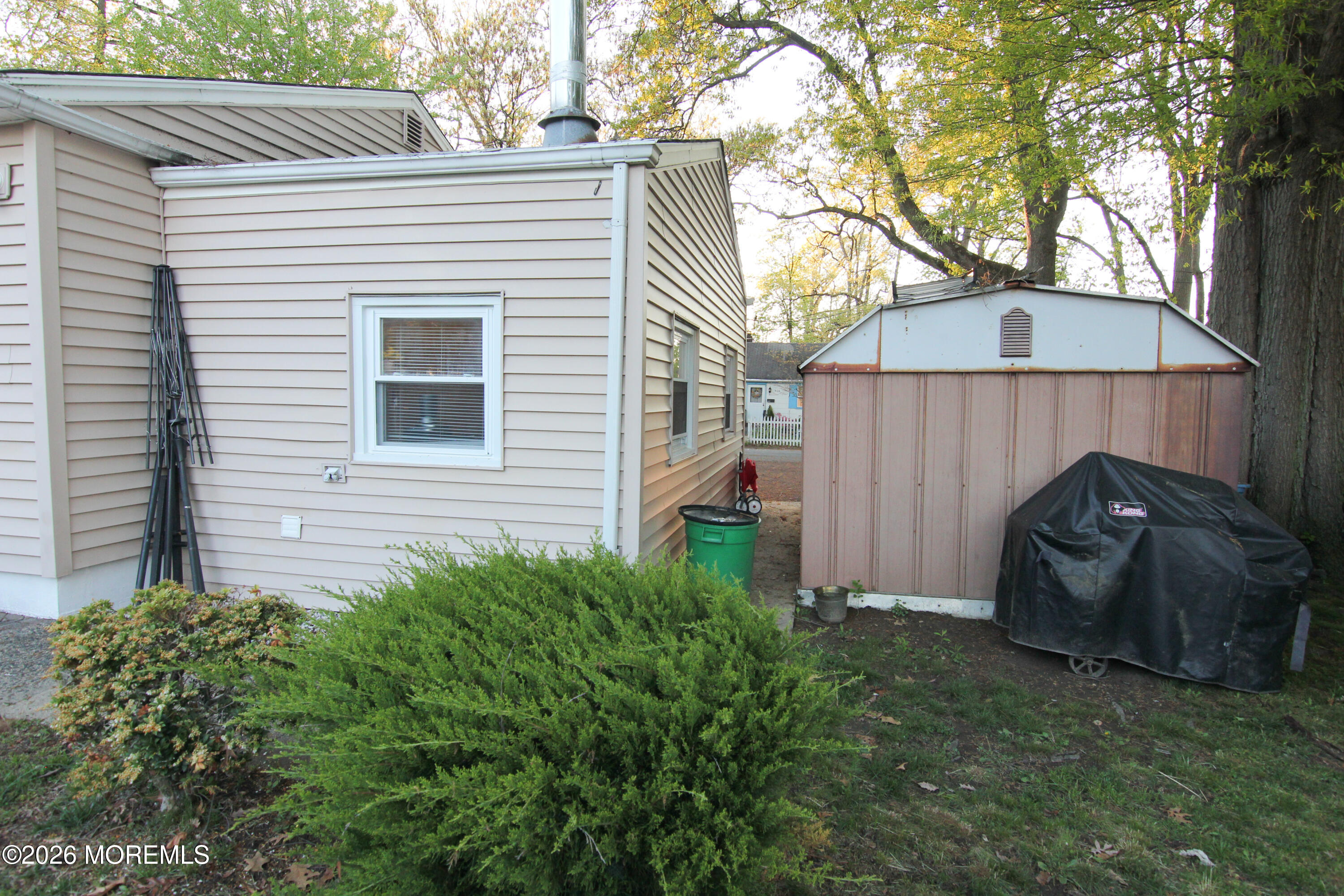815 Shady Lawn Way Keyport, NJ 07735 - Photo 24 of 31 815 Shadylawn-22