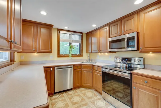 $689,000 | 149 Concord Street, Rockland, MA 02370